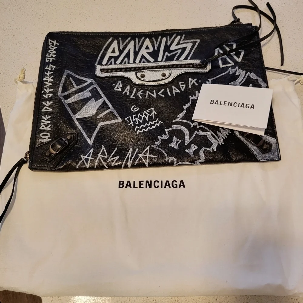Balenciaga stunning graffiti